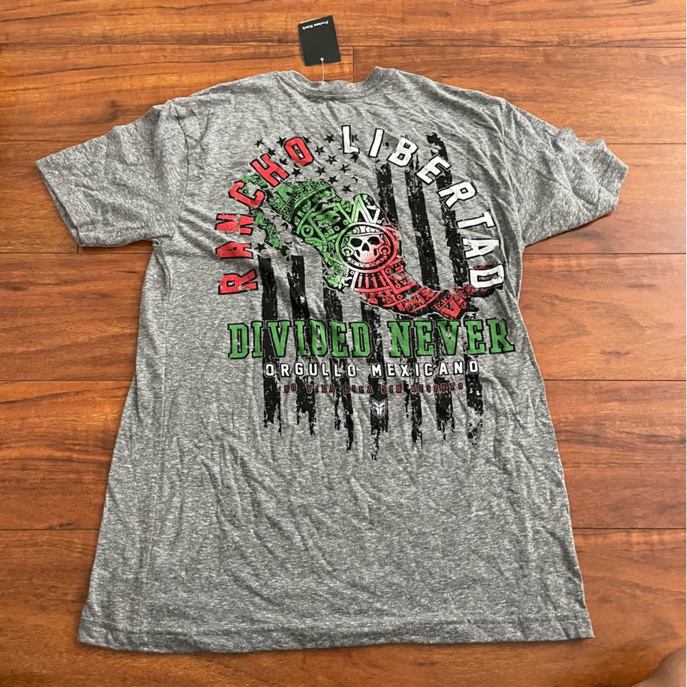 FREEDOM RANCH DEVIDED NEVER T-SHIRT SZ MEDIUM M